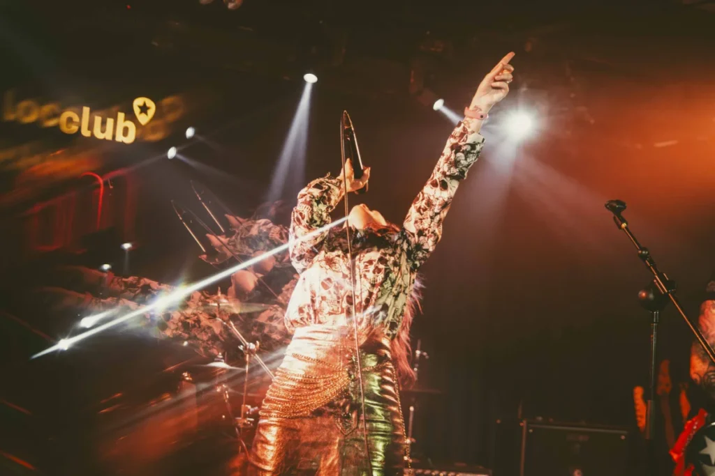 Seventh Hell en directo, banda de rock electrónico con voz femenina desde Valencia